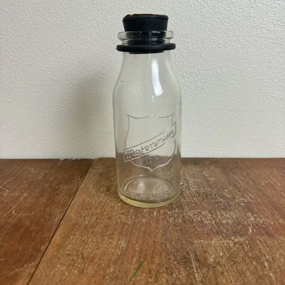 Mojonnier Dairy Owens Illinois 1 pt one pint milk bottle & rubber stopper‎